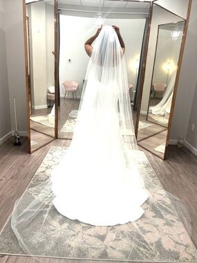 Elegant Long White Wedding Veil with Chapel Train